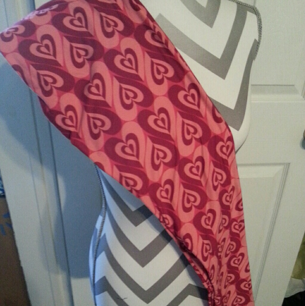 🎀2 FOR $25🎀NEW, LULAROE OS HEARTS LEGGINGS